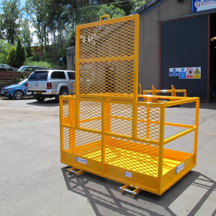 Access Platform with removable rear extension and fork pockets