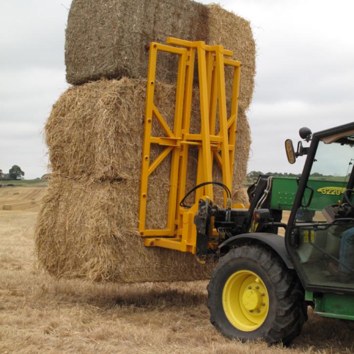 Square Bale Stacker - version for stacking 3 Heston or 6 round bales at a time.