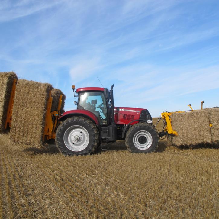 cta-Quad Bale Handling System - front and rear sections for carrying 12 round bales or 6 Heston bales at a time.