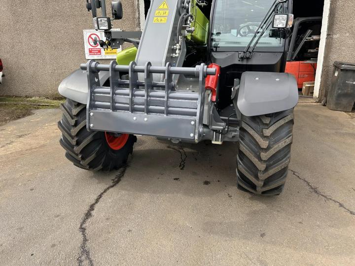 Quick Hitch Adaptor - Claas Scorpion 635 to pick up Scorpion hooks